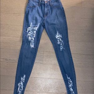 Ripped legging jeans